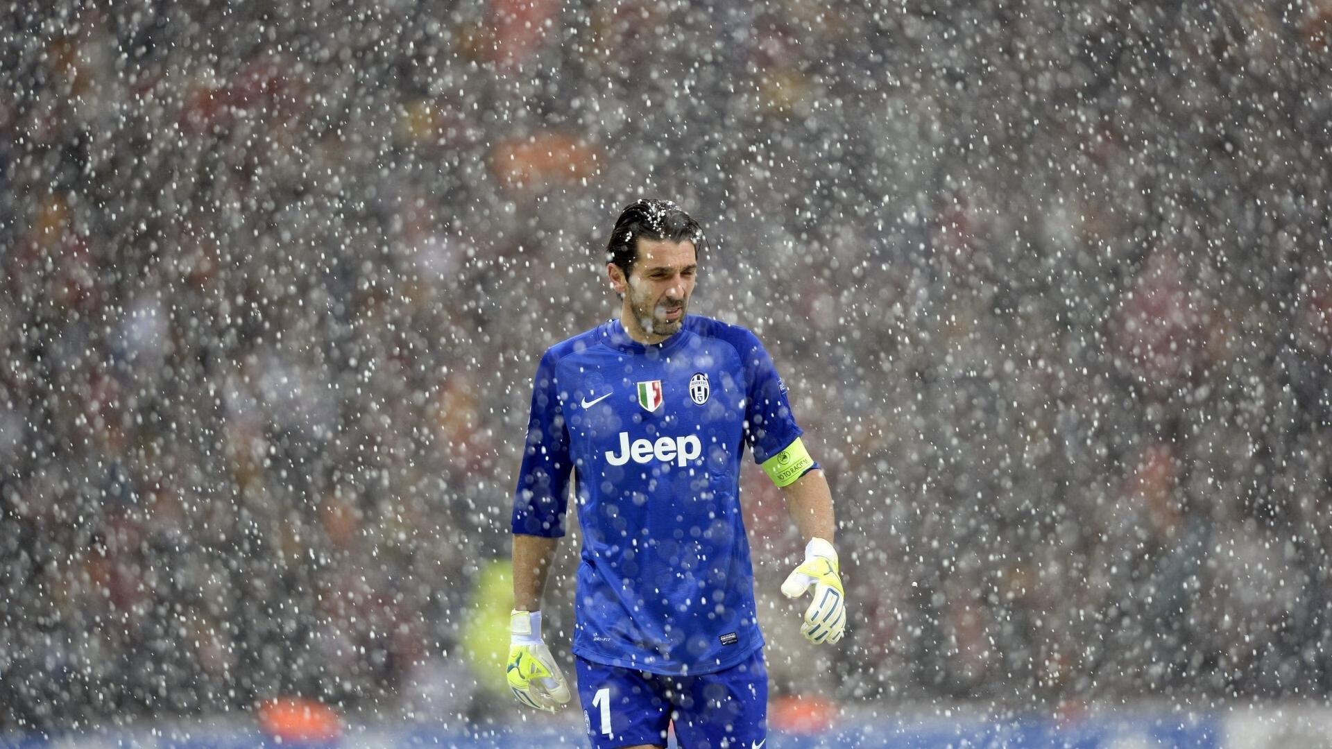 西甲联赛马竞绝杀塞维利亚 格列兹曼补时头球锁定胜局，西甲马竞比赛